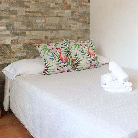 Hostal La Paloma II Калпе Екстериор снимка