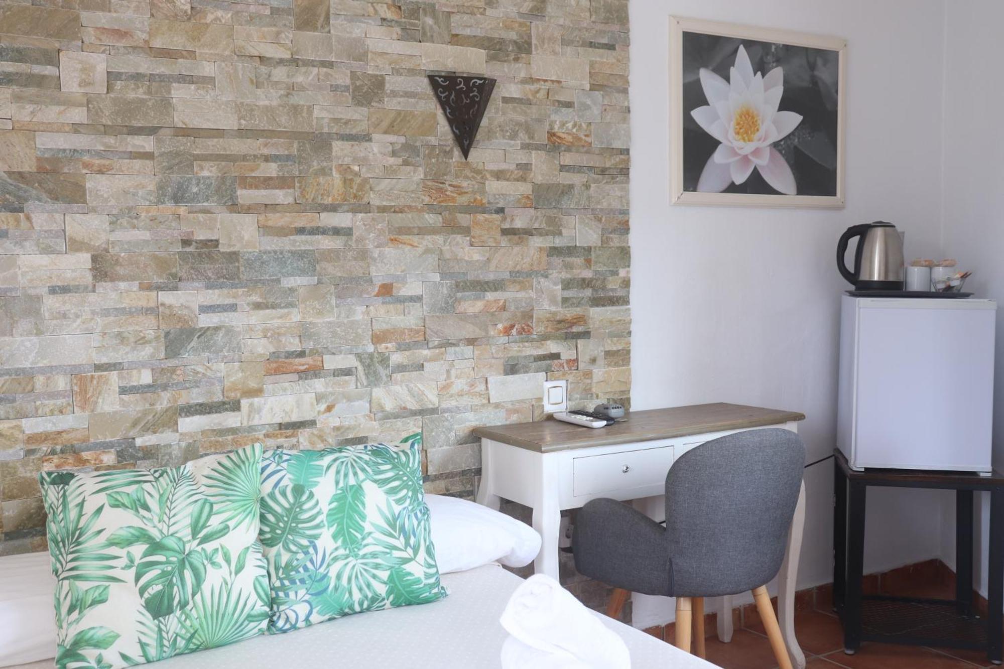 Hostal La Paloma II Калпе Екстериор снимка