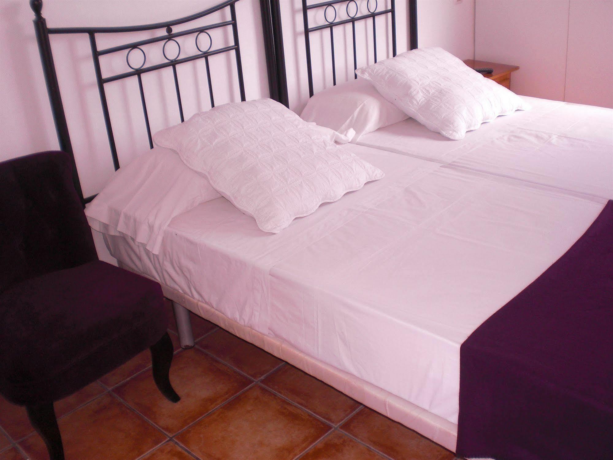 Hostal La Paloma II Калпе Екстериор снимка