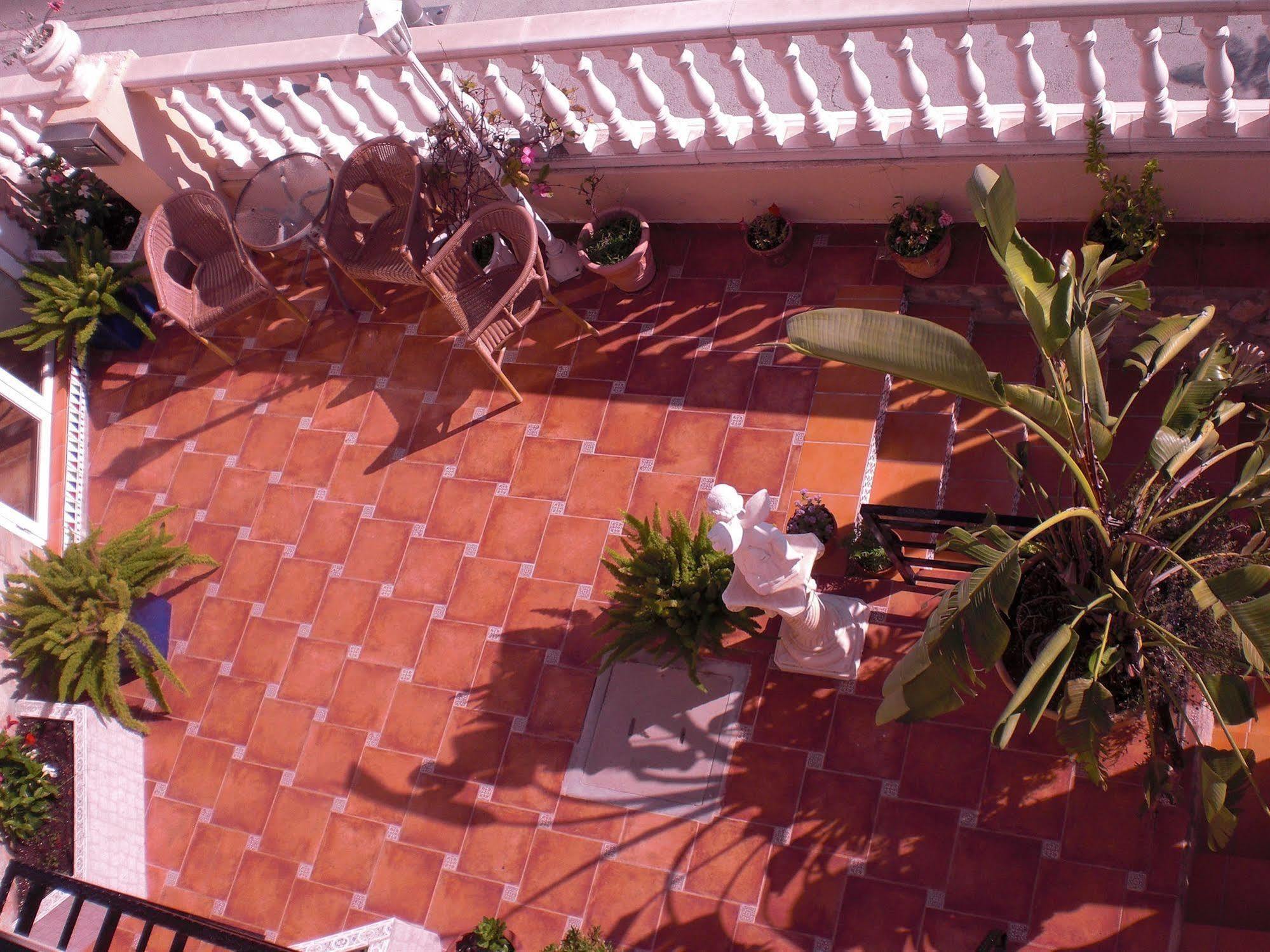 Hostal La Paloma II Калпе Екстериор снимка