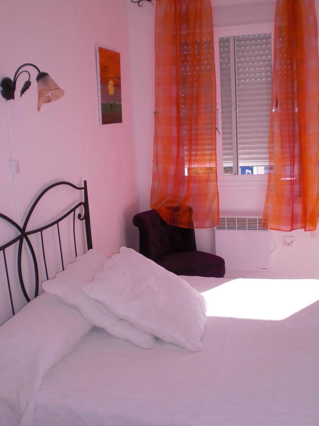 Hostal La Paloma II Калпе Екстериор снимка