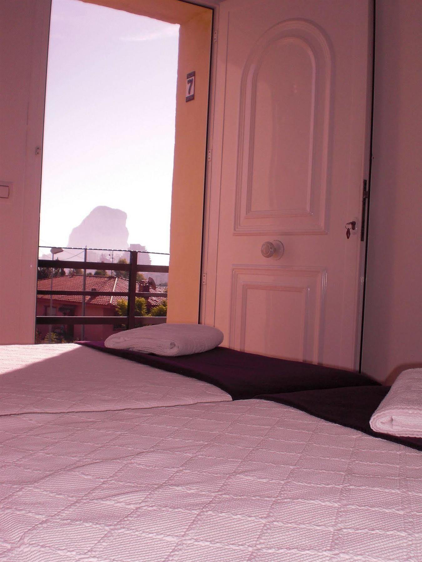 Hostal La Paloma II Калпе Екстериор снимка